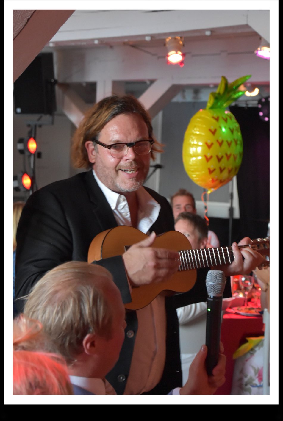 Mullvaden på Brookhavens sommarfest i Hallstahammar | DinnerComedy